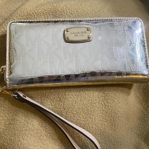New with tags Michael Kors wallet wristlet